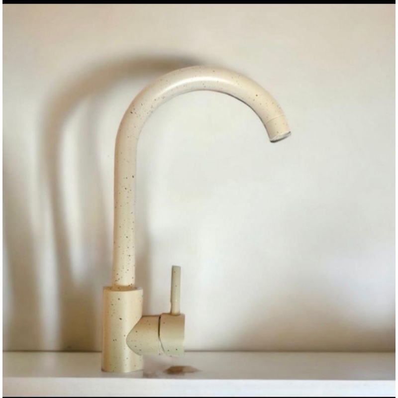 Kran sink mixer panas dingin / kran sink angsa dari meja panas dingin