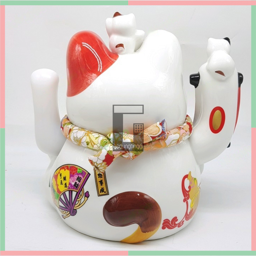 Pajangan Patung Boneka Dekorasi Lucky Cat Maneki Neko Kucing Hoki Fengshui Rejeki Keberuntungan Batrai Batre Batrei Baterai Listrik Non Solar Porselen Porselin Keramik Cina Jepang China Korea Meja Toko Kasir Cafe Besar Big Size Medium Sedang Kecil Small