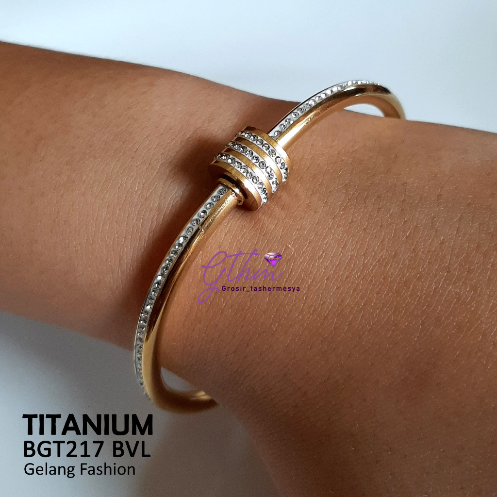 Gelang Titanium Fashion Branded Elegan Anti karat Mewah Cocok dipakai pesta kondangan hadiah bgt217