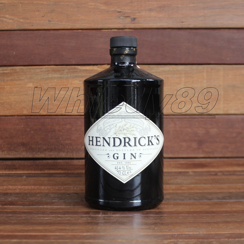 Botol bekas Hendrick Gin buat pajangan