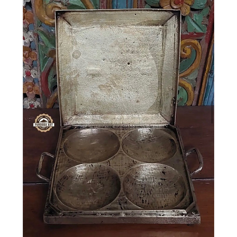 Cetakan kue apem kuningan lawas lubang 4