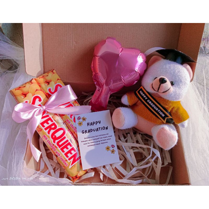 

HAMPERS WISUDA/ HAMPERS ULANG TAHUN