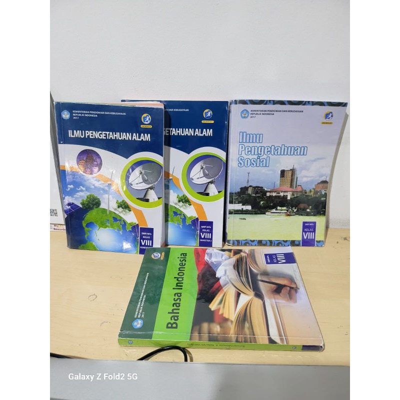 Buku Pelajaran IPA IPS Bahasa Indonesia Kelas 8 Kemendikbud