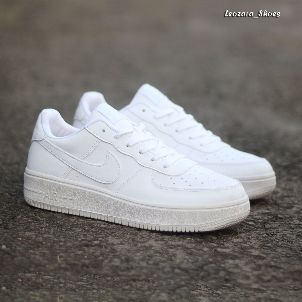 Sepatu Olahraga Outdoor Pria Running Sport Nike Air Force 1 Out Sol Gum Anti Licin