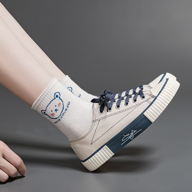 Favorite &quot;FREE BOX&quot; (Size 37 - 41) Sepatu Wanita Sneakers Bertali Kets Tali Warna Kasual Fashion Kanvas Anti Slip Import Premium Quality 9043