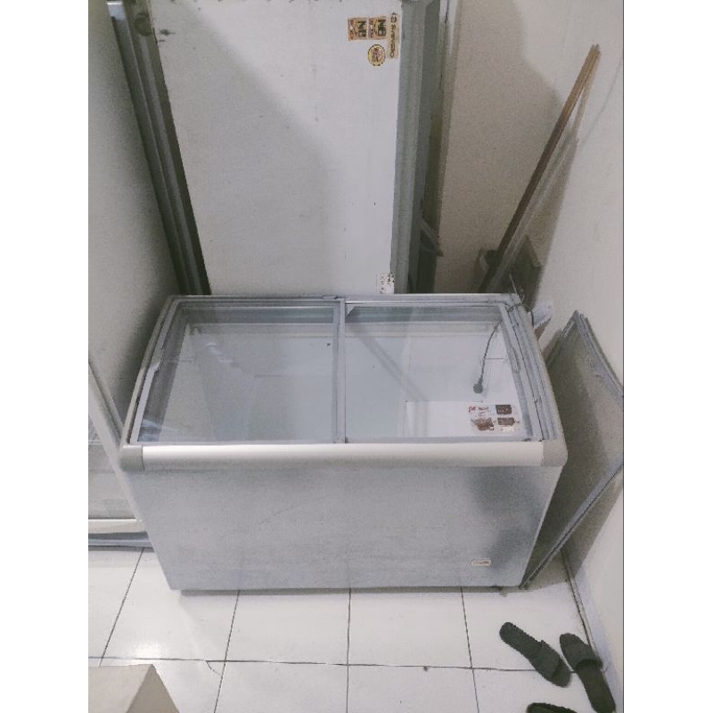 second Sliding freezer 300 Liter