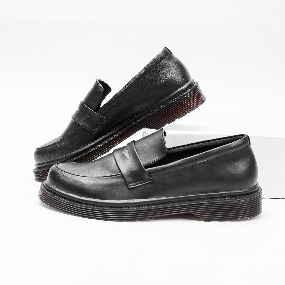 Sepatu Loafers Docmart Casual Formal Pantofel Kerja Pria Hitam Original - Luis Men Black