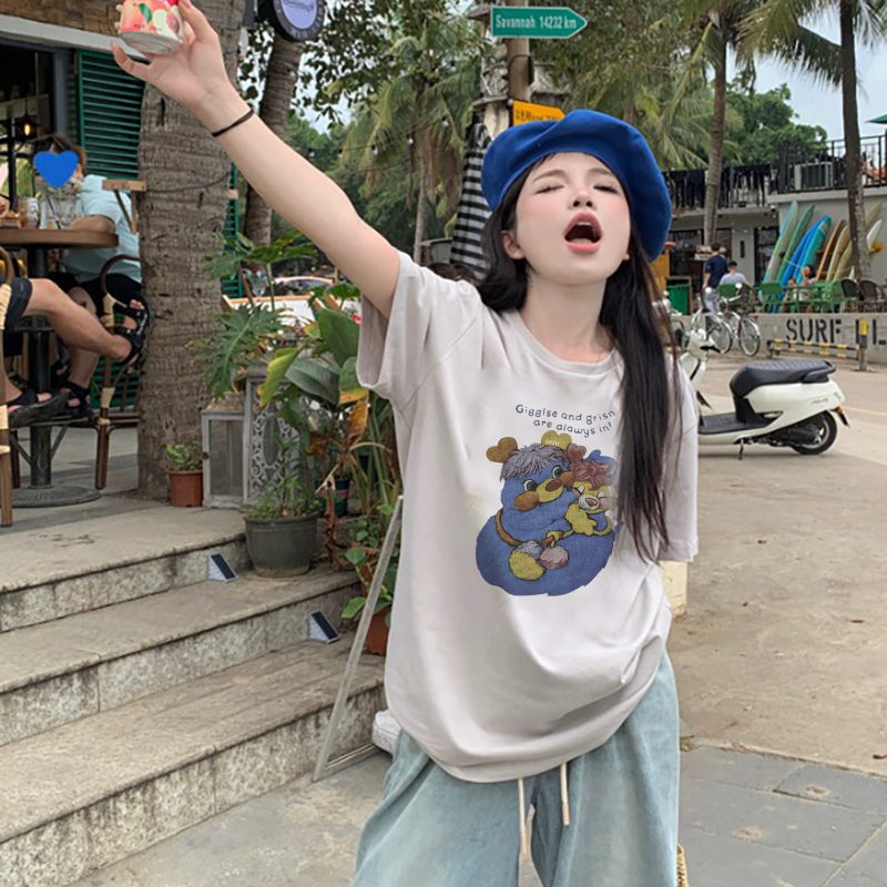 Print T-shirt Kaos Lengan Pendek Cartoon Doll Printing Oversize Atasan Wanita Korean Style
