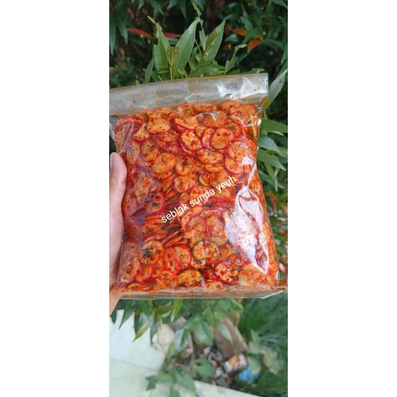 

kemplang bawang kriuk ekstra pedas daun jeruk 250gram