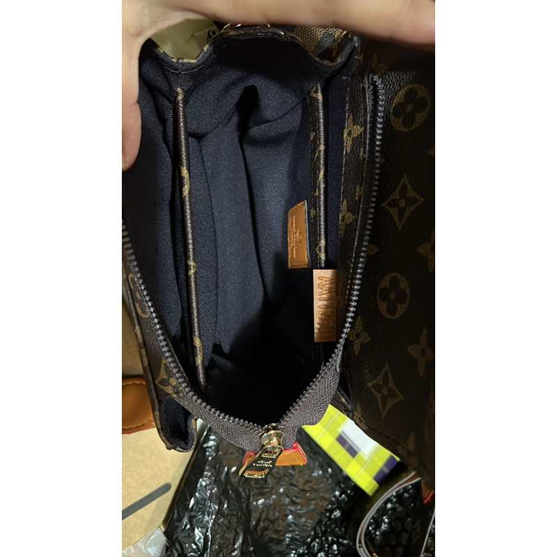 TAS SELEMPANG WANITA ELPI METIS PREMIUM, BAHAN LENTUR DAN TEBAL FULL EMBOS FREE BOX