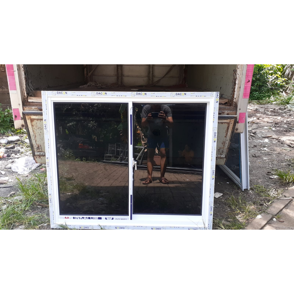 Kusen dan jendela aluminium sliding ukuran LxT 80x40 Include packing kayu