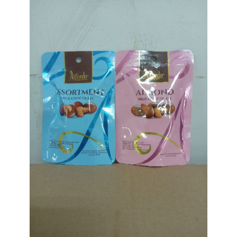 Alfredo Chocolate Almond/Assortment Mini Pouch 30 Gram.