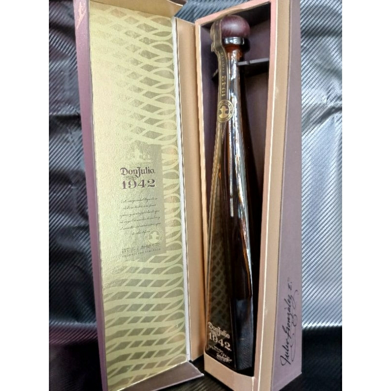 botol bekas miras, botol minuman, botol pajangan, botol koleksi, botol Don Julio 1942