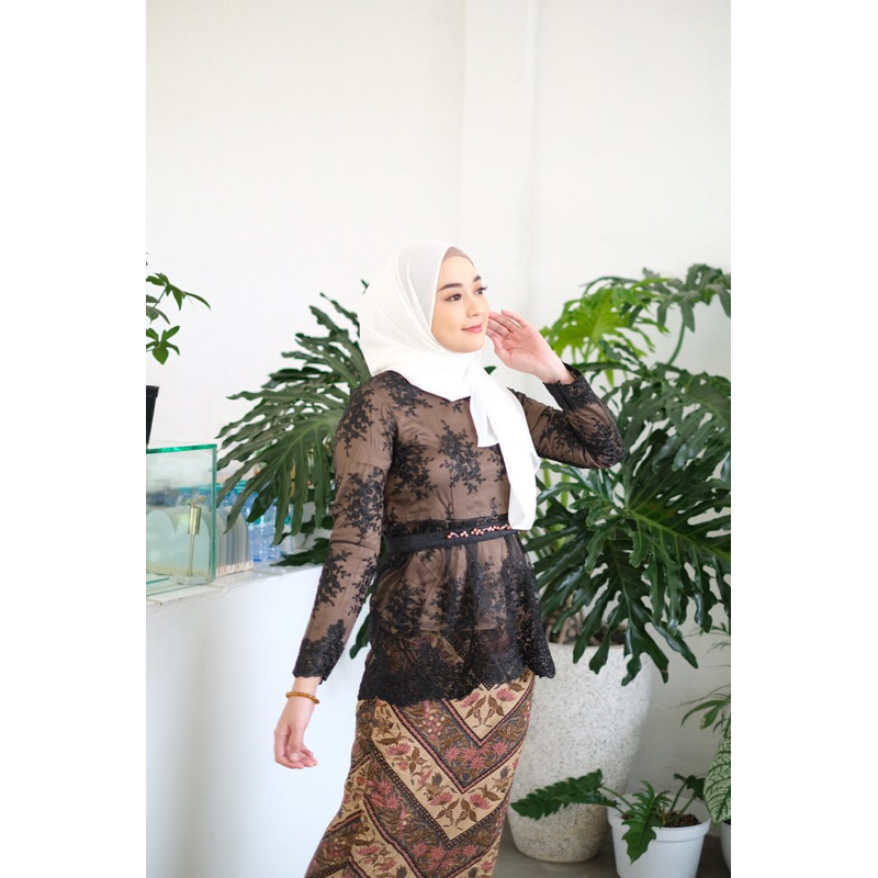Sara blouse sasmaya kebaya hijab wisuda lamaran