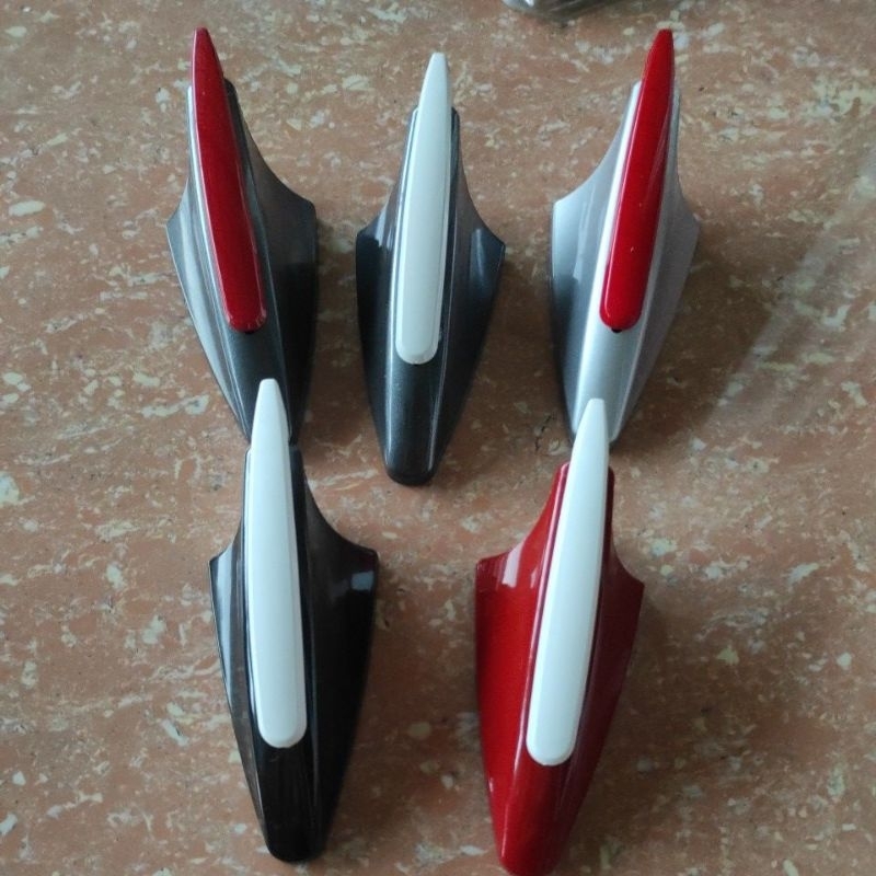 antena model sirip hiu mobil motor shark fin warna hitam merah putih abu