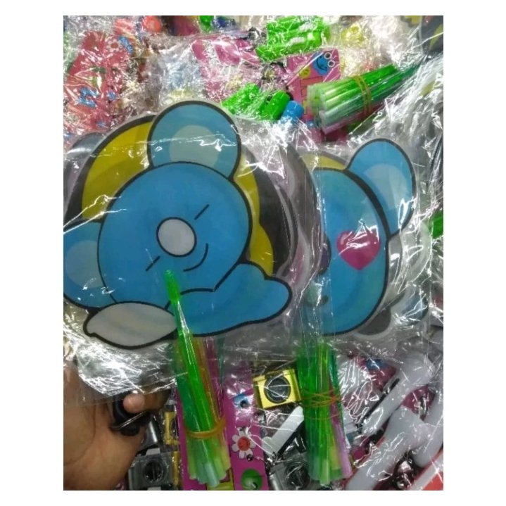 Kipas Tangan BTS BT21 Kipas Angin Priwitan Manual Genggam Lucu