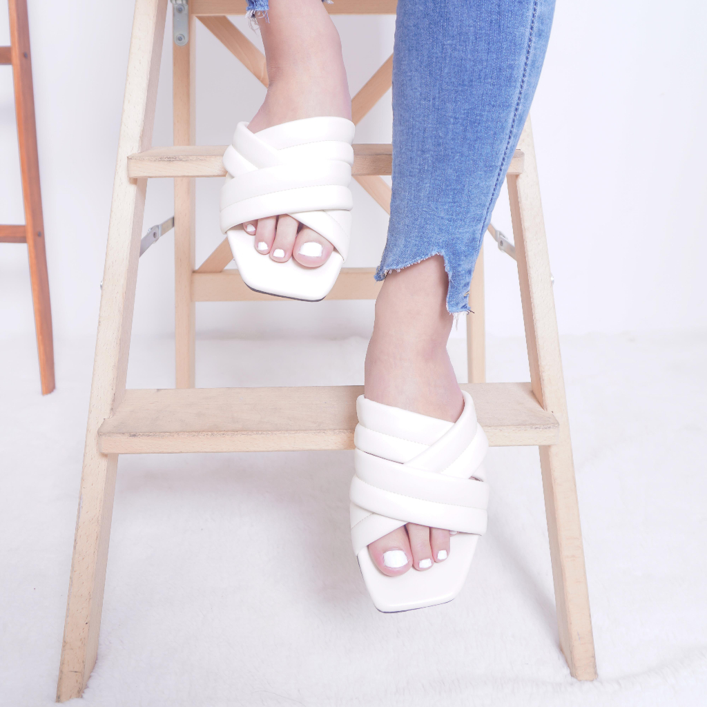 Adarastore - Lapepa SHEILA Sandal Wanita Casual Sendal Slop Cewek Kekinian Model Silang