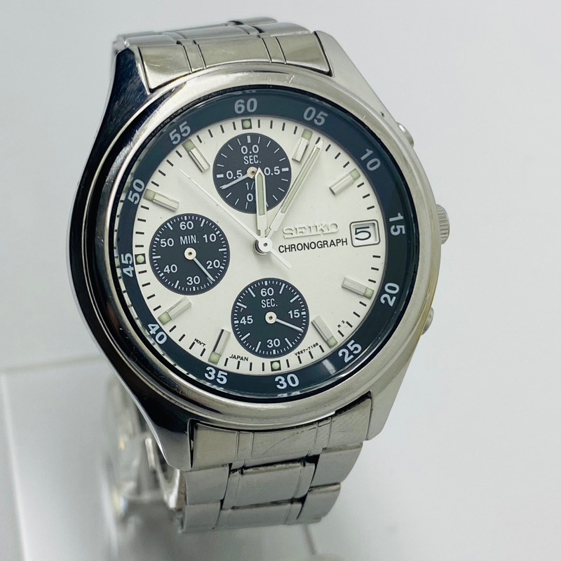 Seiko V657-7100 Chronograph Panda Dial