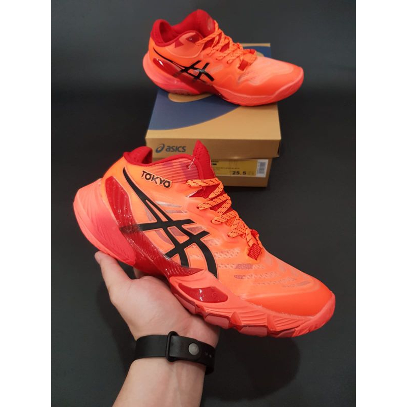 Sepatu voly Asics metarize