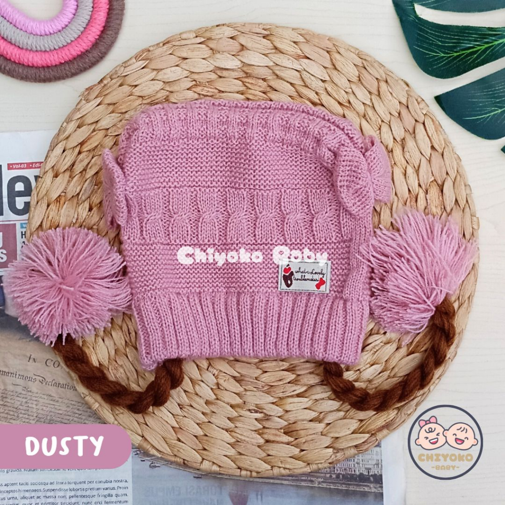 Topi Bayi Perempuan Rajut Pompom Model Kepang / Topi Rajut Premium Baby Girl model Kepang Chiyoko Baby