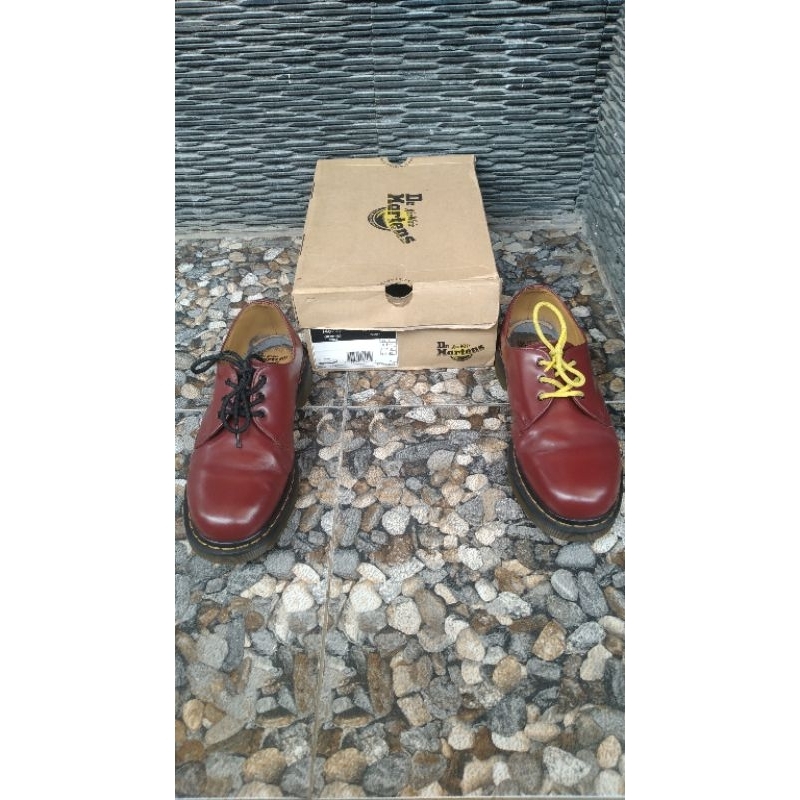 dr martens red cherry