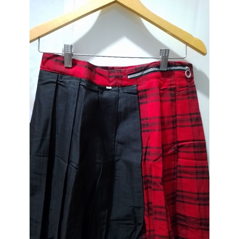 HARAJUKU SKIRT TARTAN HALF PLAIN BY DARALINE