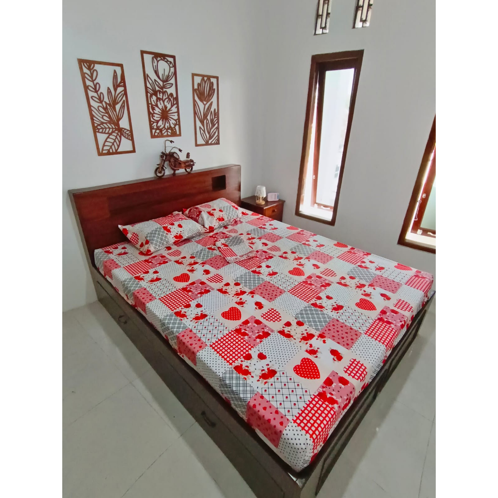 SPREI HOMEMADE 160X200 CM SEPREI HOME MADE ANEKA MOTIF