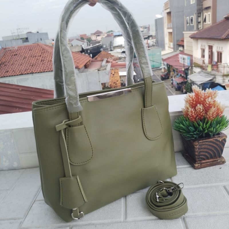 alfaza Tote behel 2 ruang ukuran P26xT22xL10cm