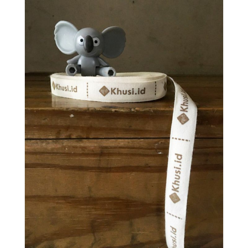 

Label Baju / Label Nama / Label hijab / Label katun Woven Damask Subtitute 1,3 cm