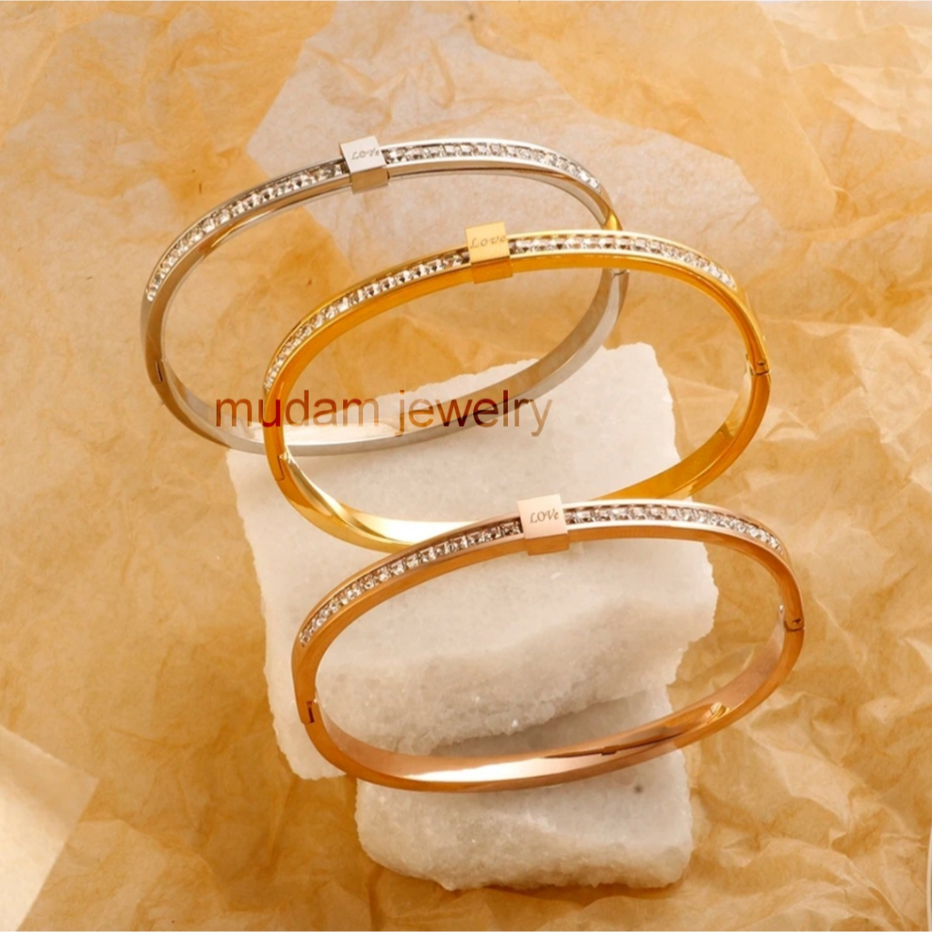 Gelang Bangle Love Aksen Berlian Artifisial Ala Korea
