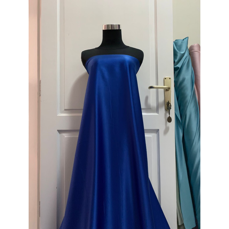 Kain Satin Saten Silk Maxmara Original Bahan Bridesmaid Warna Biru Blue Elektrik