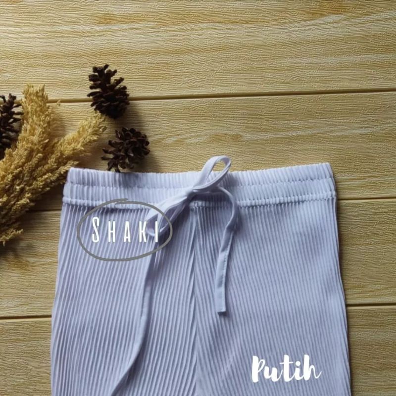 KULOT LIDI / KULOT PLISKET / KULOT PLISKET LIDI / KULOT PLISKET PREMIUM / KULOT LIDI PREMIUM / KULOT LIDI PLISKET / KULOT LIDI PLISKET PREMIUM-Putih