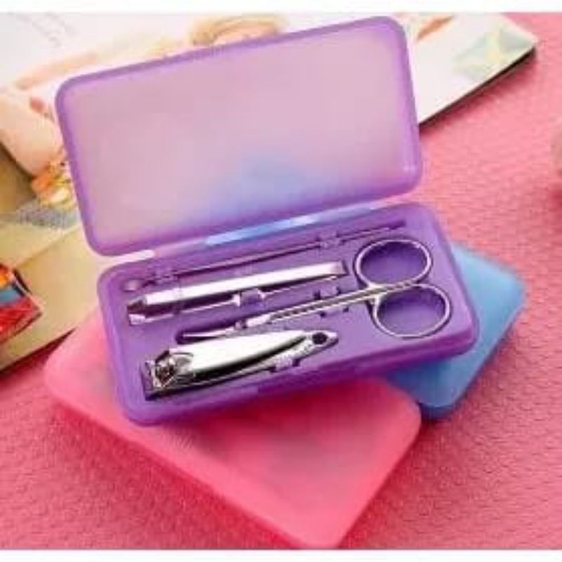 Manicure Pedicure Set 4in1 Alat Pemotong Kuku