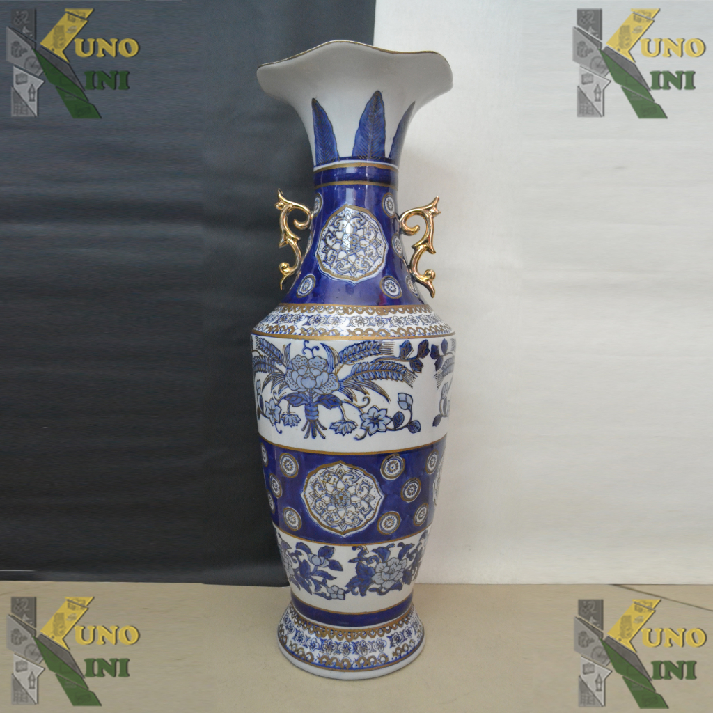 GUCI ANTIK BIRU PUTIH MOTIF BUNGA - HANDPAINTED, from Eropa