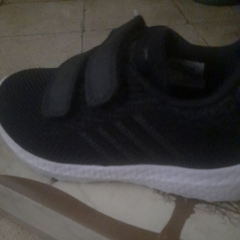 sepatu anak sekolah hitam TOMKINS
