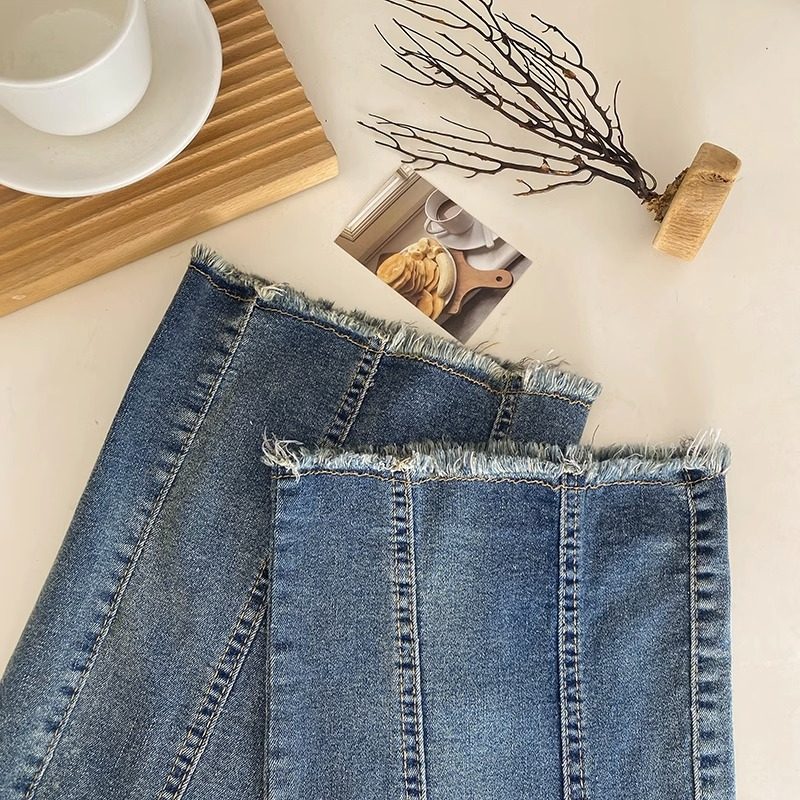 Jeans wanita model baru korea musim hujan flared jeans high waist slim fit slim fit raw edge