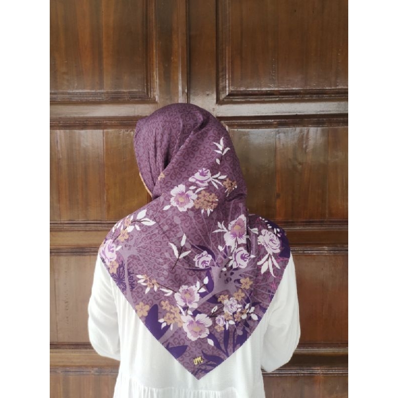 Jilbab Segi empat umama