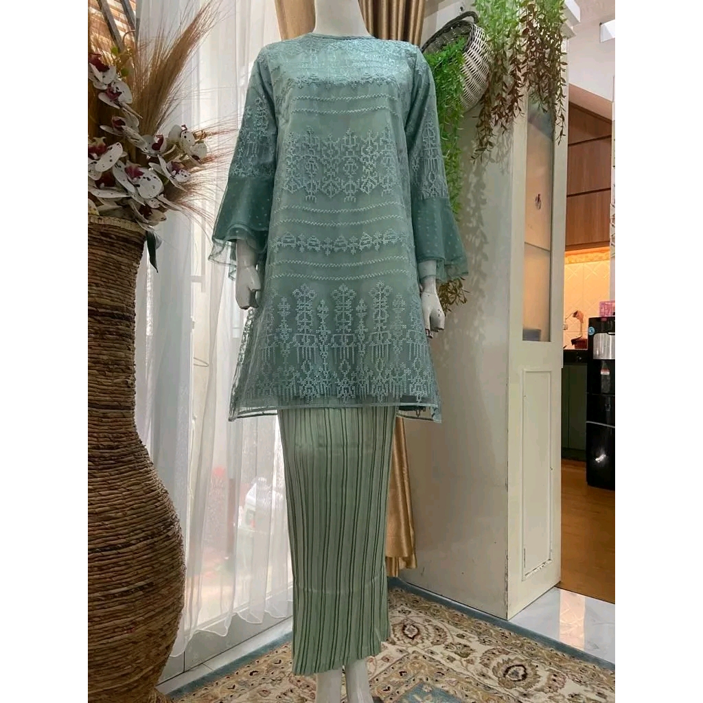 Setelan Kebaya Pesta/ Kebaya Tunik Tulle Maura QR