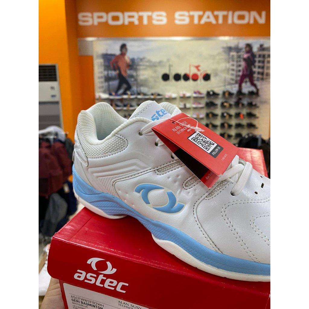 Astec Geri Badminton White/Blue Sepatu Bulu tangkis Unisex Original
