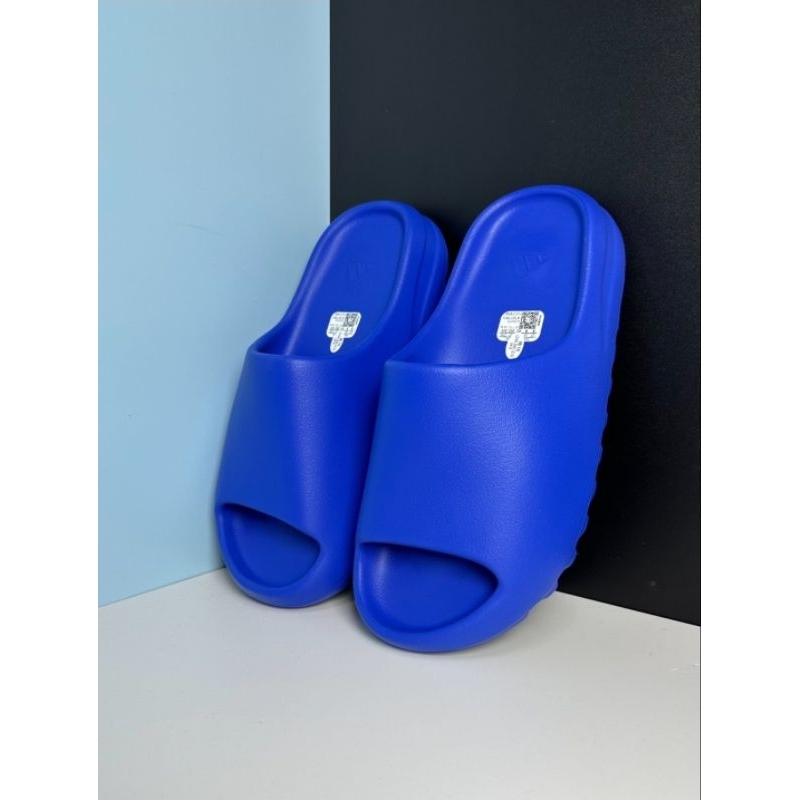 YEEZY SLIDE 'AZURE'