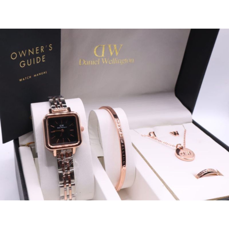 Jam Tangan Fashion Wanita / Cewek WD Segi Rantai K120Z Paket Free Kalung Cincin Anting Gelang + Box 