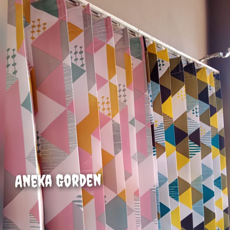 GORDEN JENDELA GORDEN PINTU MODEL PLISKET MOTIF PIRAMID SATEN BRIDAL