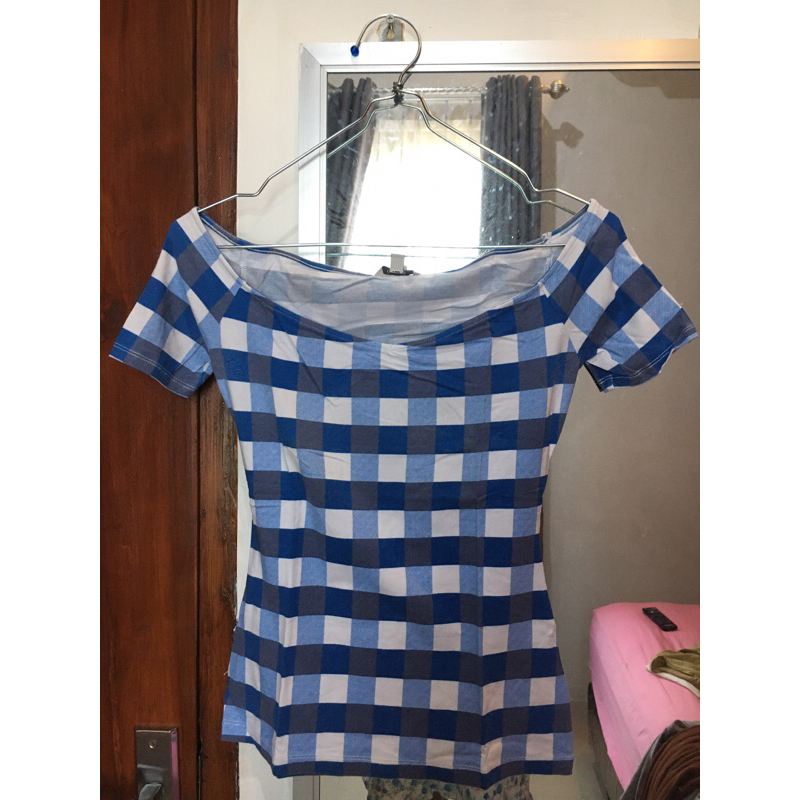 kaos guess size Xs preloved