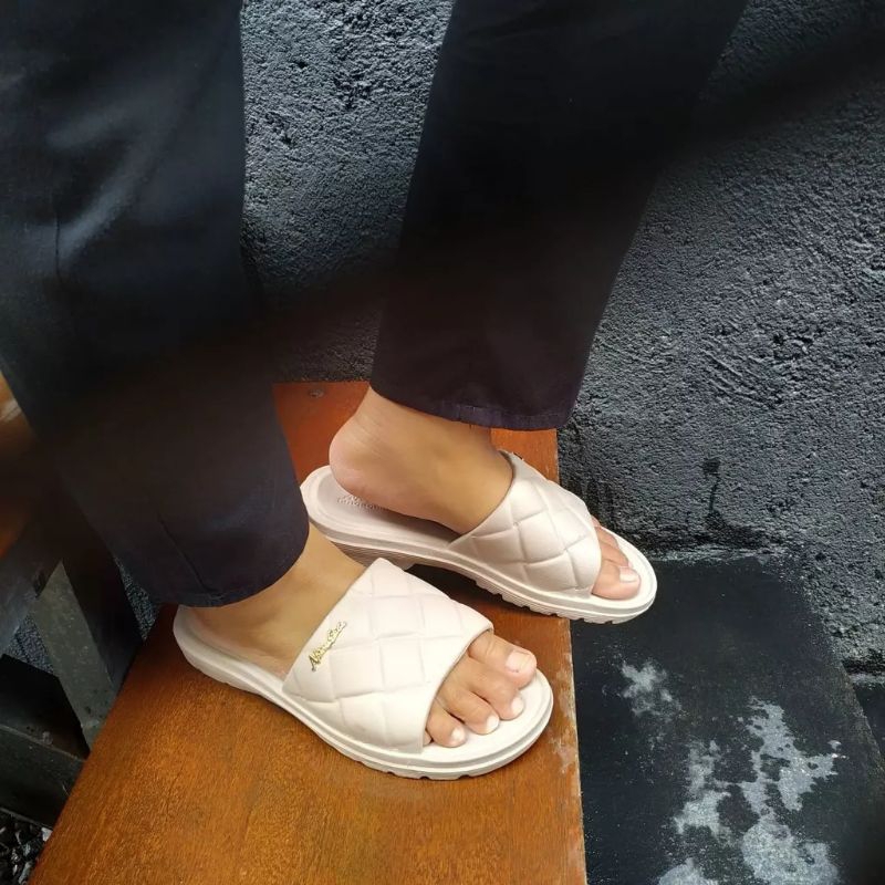 SANDAL SELOP KARET NEW ERA LB E11023 HAK 3CM (37-40)