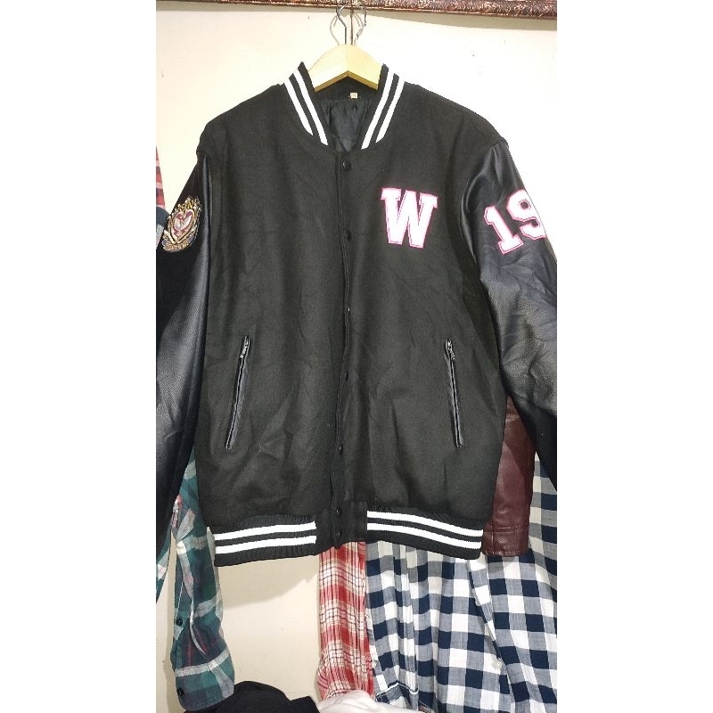 VARSITY LENGAN KULIT