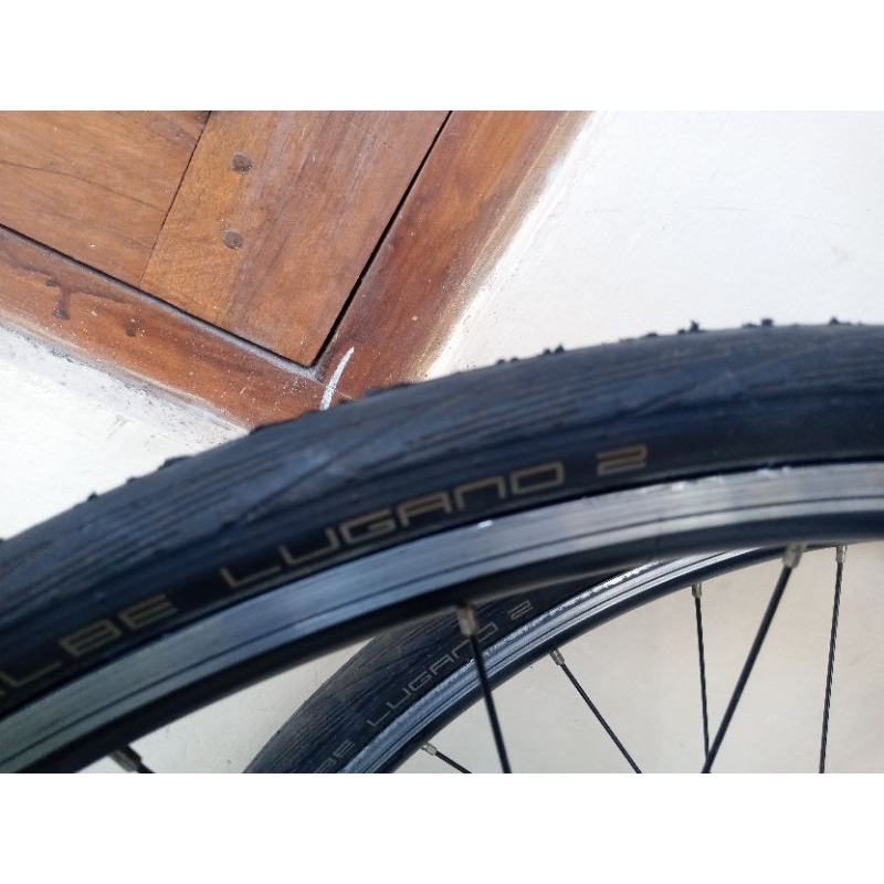 Ban roadbike schwalbe lugano 2 bonus ban dalam