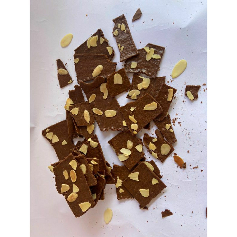 

Brownies crispy almond Brownies kering keripik brownies cemilan kering