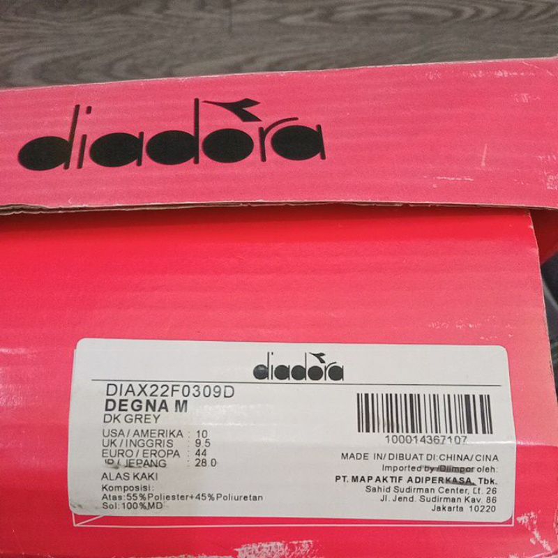 sepatu diadora Degna M