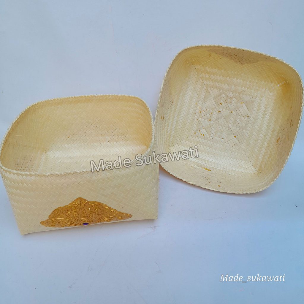 Keben Putih set wadah tutup bahan anyaman bambu Bali