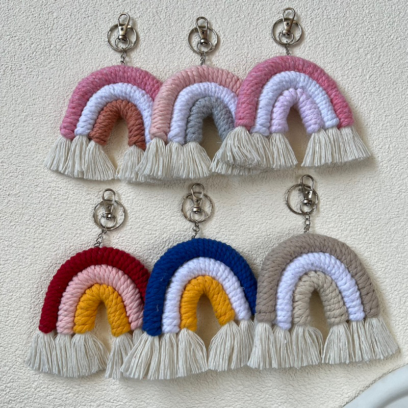 KEYCHAIN RAINBOW MACRAME (GANTUNGAN KUNCI)